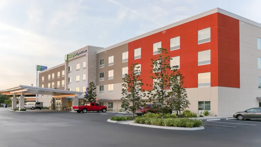 Holiday Inn Express & Suites - Tampa East - Ybor City by IHG - Image 1