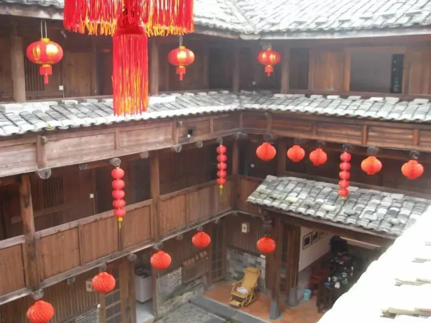 Nanjing Tulou Qingdelou Inn - Image 1