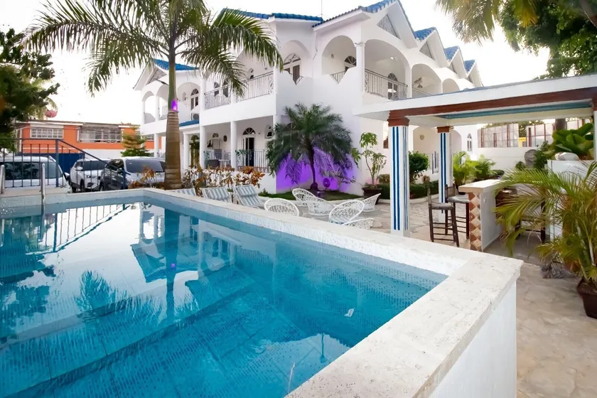 Hotel Villa Capri Salon & SPA - Image 1