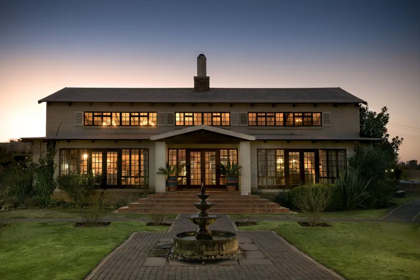 The Highlander Hotel Dullstroom - Image 1