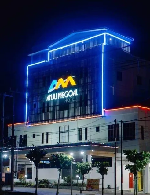 AM HOTEL - Image 1