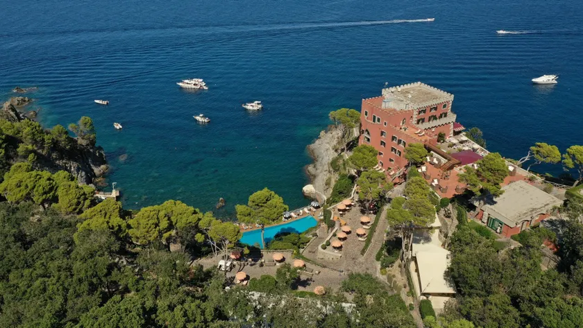 Hotel Resort & Spa Mezzatorre - Image 1