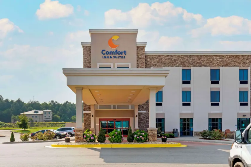 Comfort Inn & Suites East Ellijay - Image 1