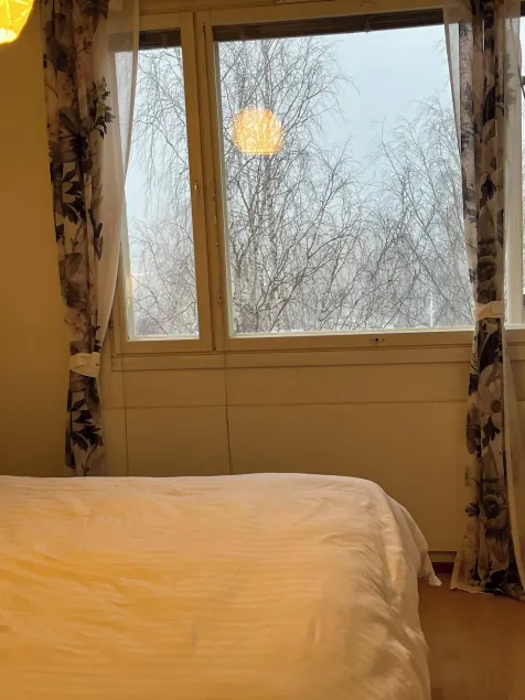 2 bedrooms flat at train station - Image 1