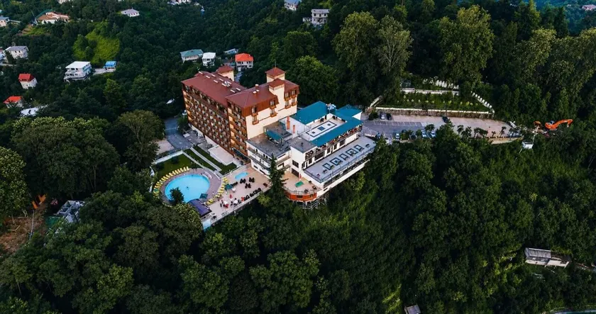 Sputnik Hotel Batumi - Image 1