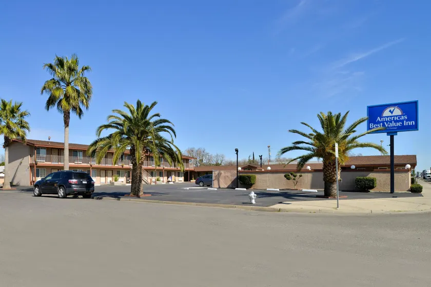 Americas Best Value Inn Los Banos - Image 1