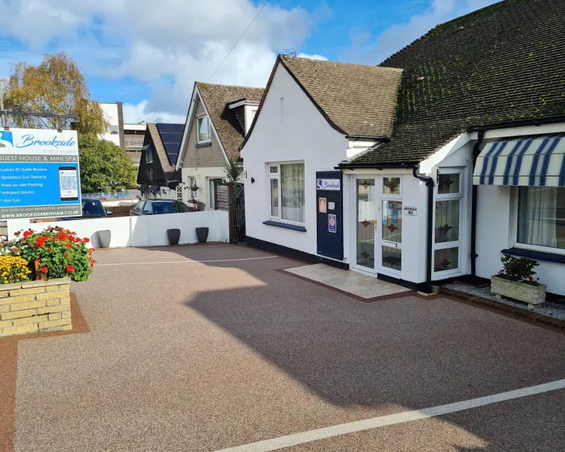 Brookside Guest House & Mini Spa - Image 1