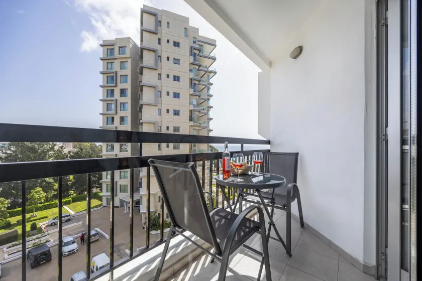 Marathon Beach Apartment - Sea View, Shared Pool - Image 1
