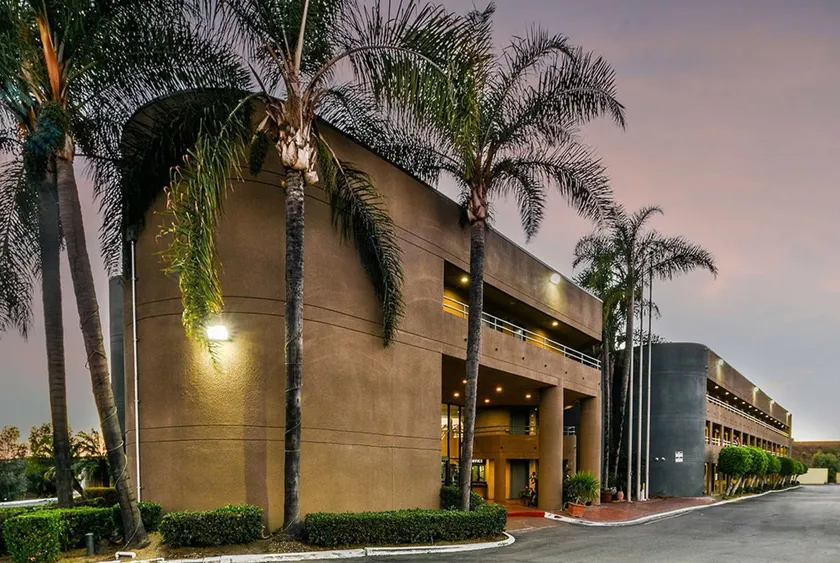 Travelodge by Wyndham Commerce Los Angeles Area - Image 1