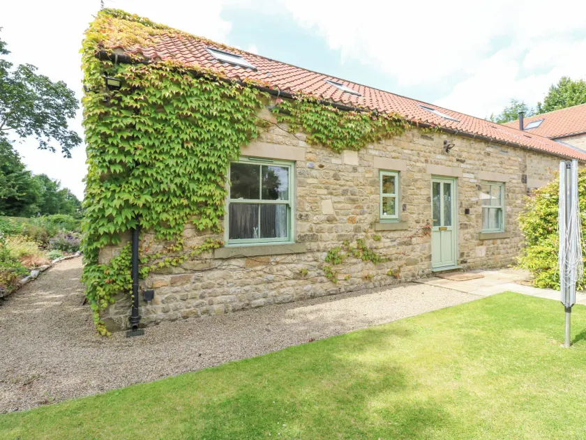 Summer Farm Cottage - Image 1