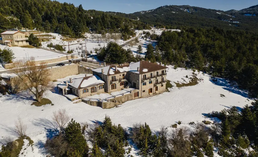 Karyatis Resort - Image 1