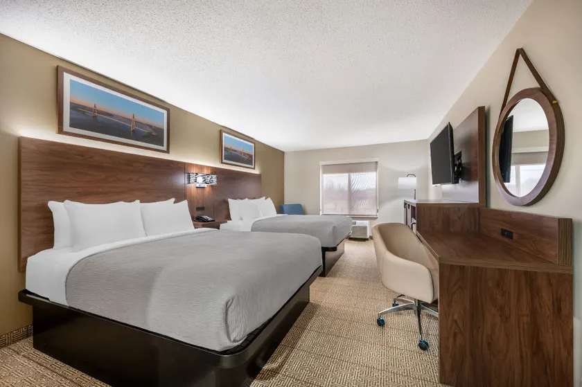 Quality Inn & Suites near Owensboro & Holiday World GOLD AWARD WINNER - Image 1
