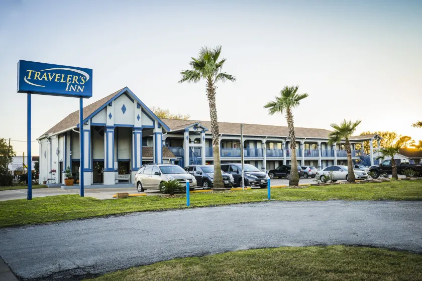 Travelers Inn - Image 1