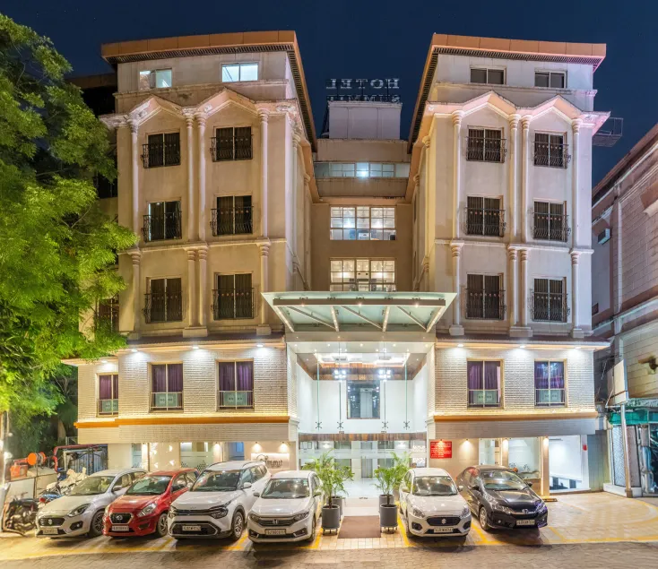 Hotel Summit - Image 1