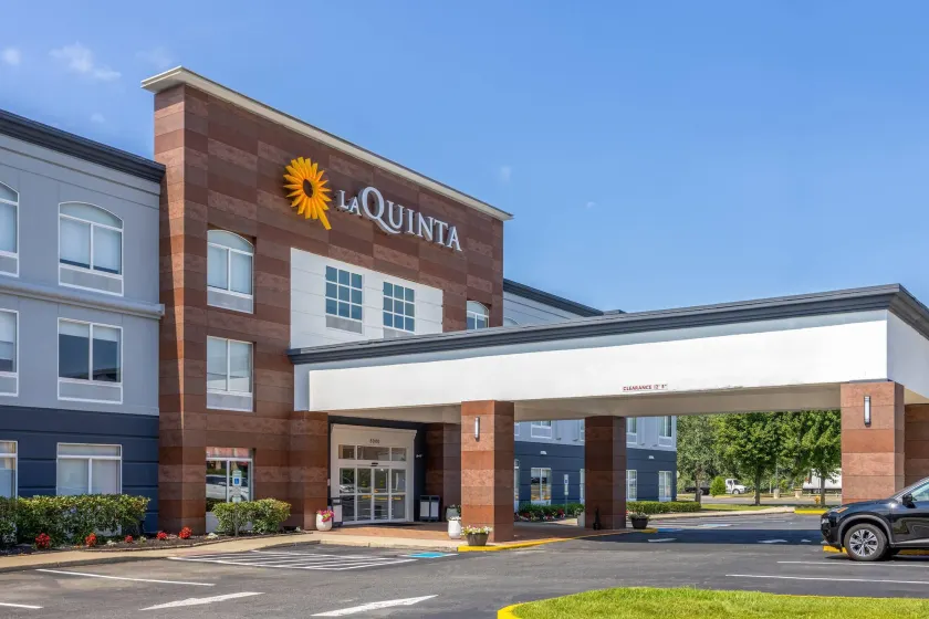 La Quinta by Wyndham Mt. Laurel - Philadelphia - Image 1