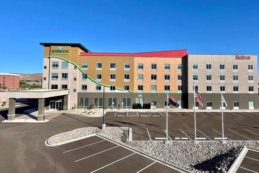Hawthorn Extended Stay by Wyndham Kingman - Image 1