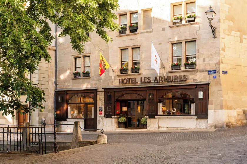 Hôtel Les Armures - Image 1