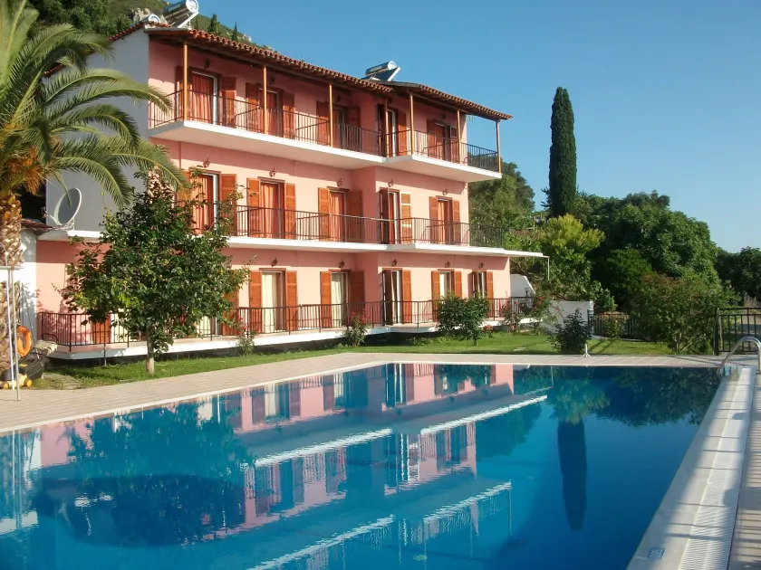 Aronis Apartments - Image 1