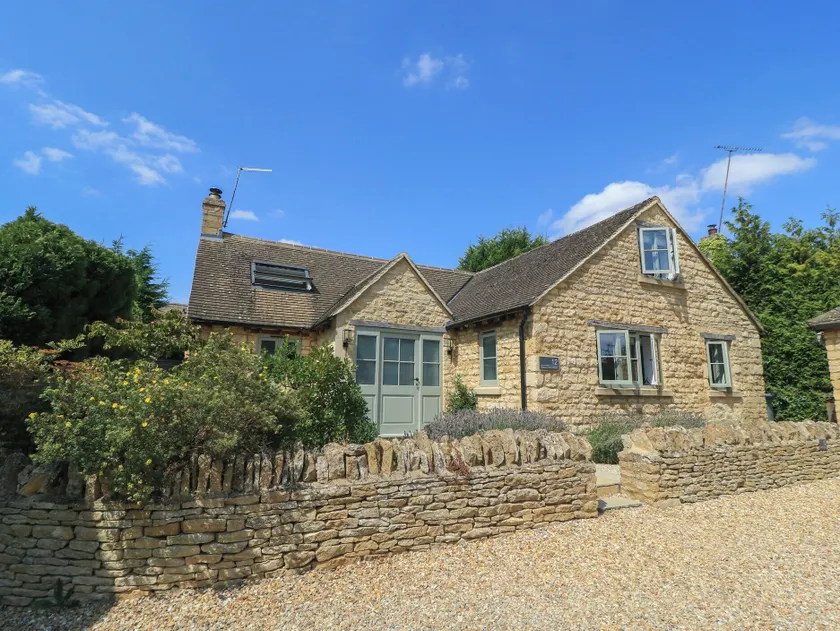 12 Manor Farm Close - Image 1