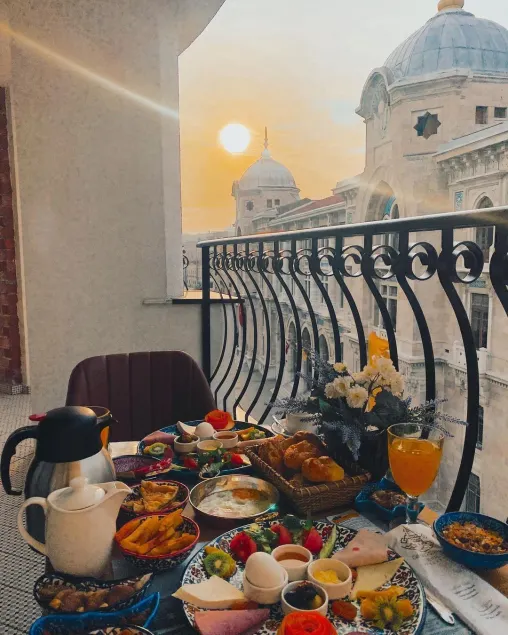 Grand Sirkeci Hotel - Image 1