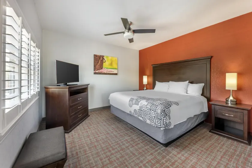 Best Western Plus Fredericksburg - Image 1