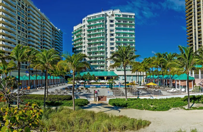 Sea View Hotel - Image 1