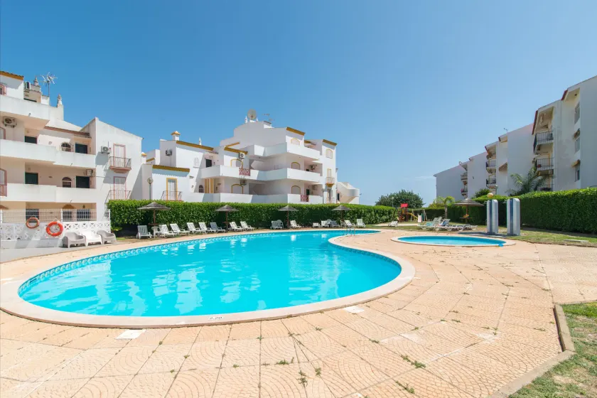 Apt Grace 2 Bedroom Apartment with Pool and Balcony, 2,5km from Tavira Center - Image 1