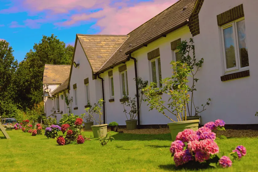 The Evergreen Hotel - Image 1