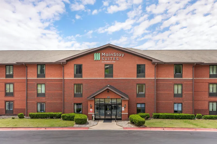 MainStay Suites Little Rock West Near Medical Centers - Image 1