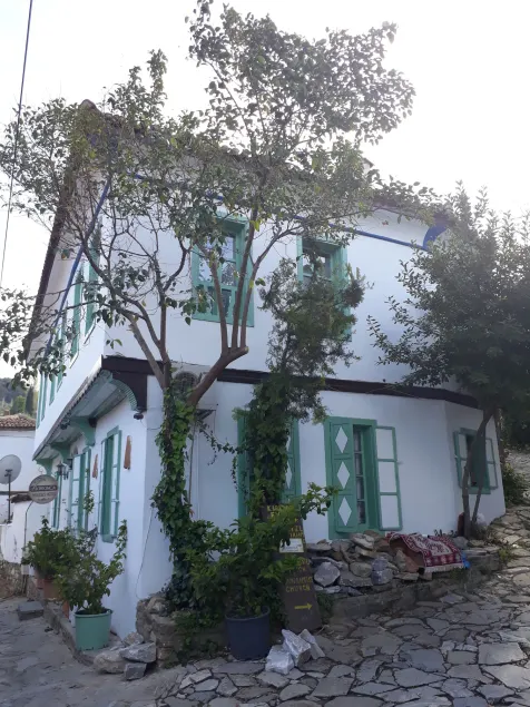 Kirkinca Hotel - Image 1