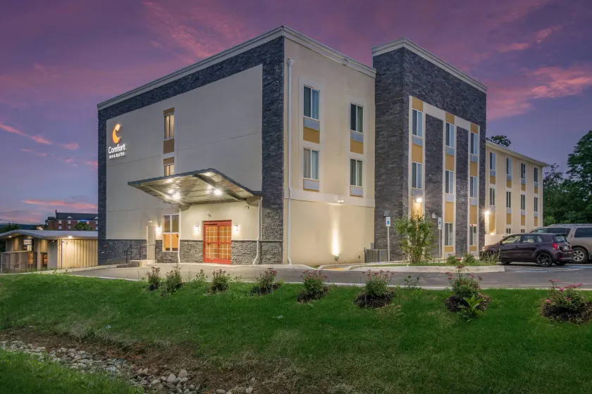 Comfort Inn & Suites Harrisburg - Hershey West - Image 1