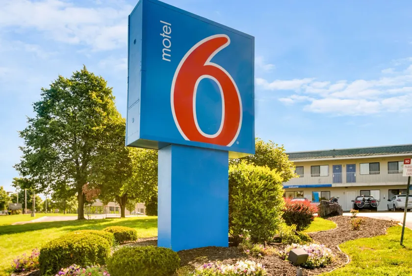 Motel 6-Lenexa, KS - Kansas City Southwest - Image 1