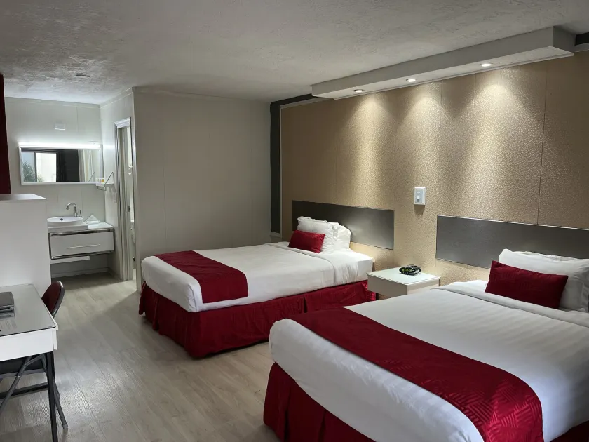 Travelodge by Wyndham Orlando at Heart of International Drive - Image 1