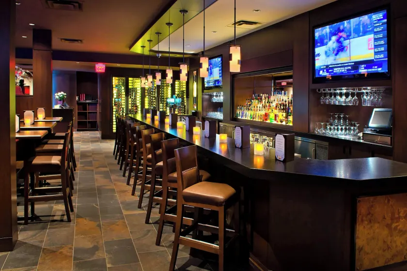 Courtyard by Marriott Niagara Falls - Image 1