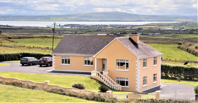 Hilltop B&B - Image 1