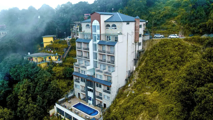 Q' Nest Hotel Cloud End Lansdowne - Image 1