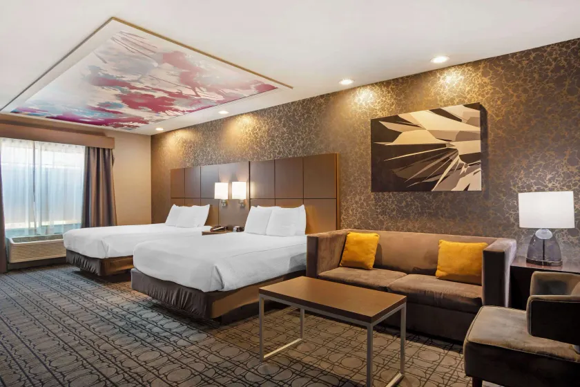 Best Western Plus Coalinga Inn - Image 1