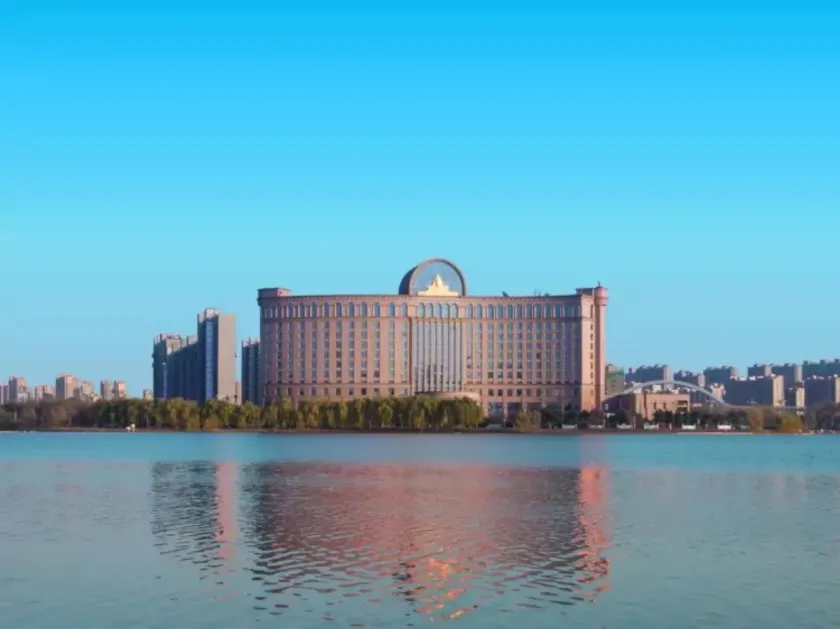 Grand Metropark Guofeng Hotel Tangshan - Image 1
