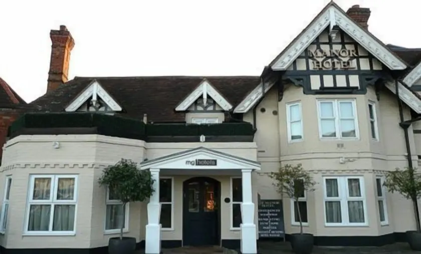 Manor Hotel - Image 1