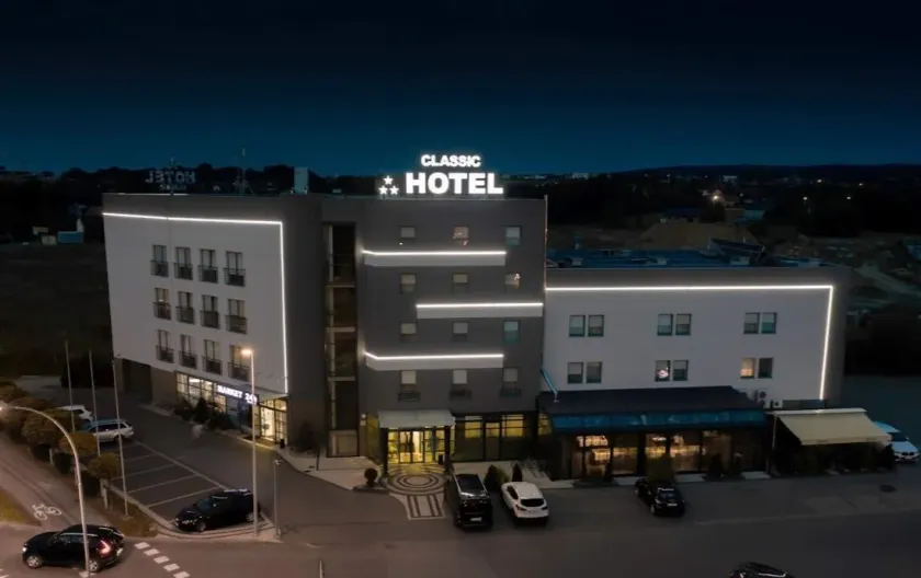 Hotel Classic - Image 1