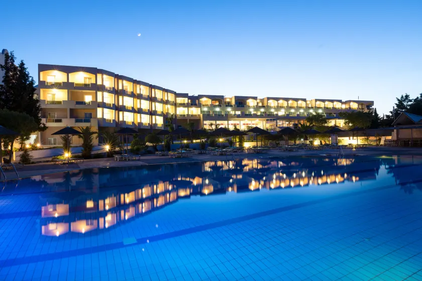 Sovereign Beach Hotel - Image 1