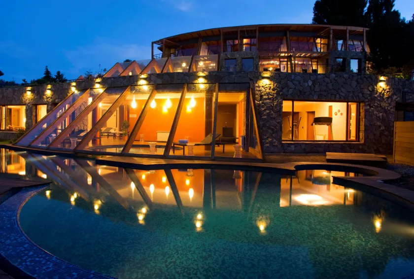 Rochester Bariloche Suites & Spa - Image 1