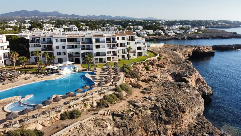 Alua Suites Las Rocas - Image 1
