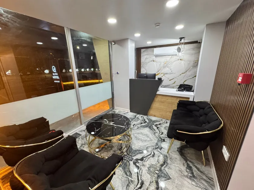 QLİNE HOTEL AİRPORT SaW - Recepción