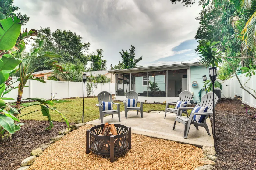 Pinellas Park Home: Swim, Golf, Grill & More! - Image 1