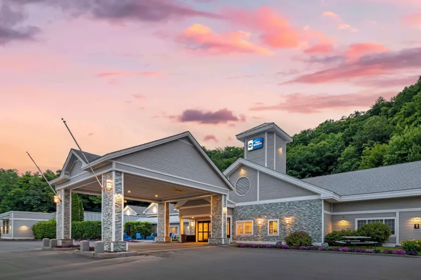 Best Western Springfield Hotel - Image 1