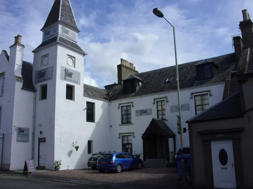 The Tower Gastro Pub & Apartments - Image 1