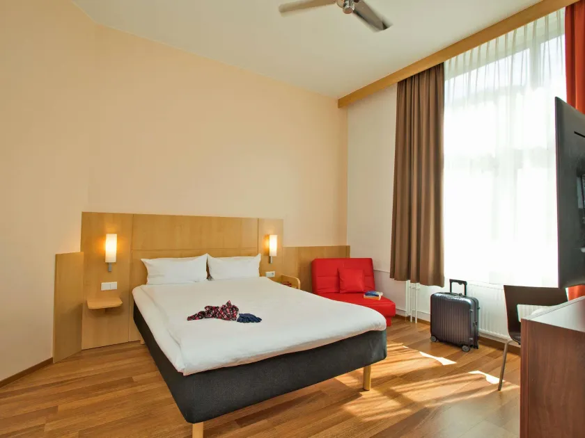 ibis Berlin City Süd - Image 1