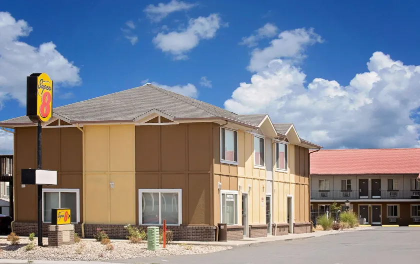 Super 8 by Wyndham Denver Central - Image 1