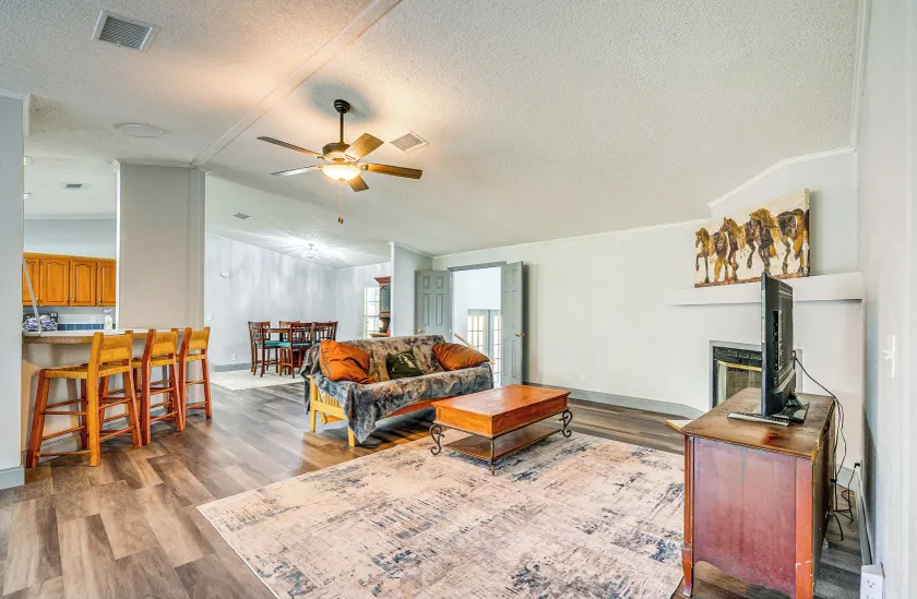 Charming Farmhouse in Morriston w/ Fenced Yard - Image 1